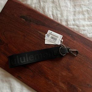 Lululemon never lost keychain black